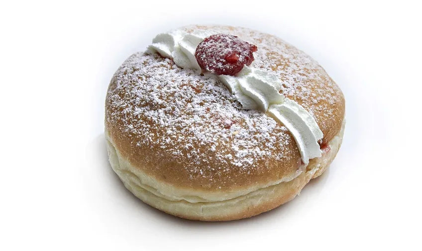 STRAWBERRY & CREME DONUT