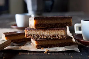 CAKES & SLICES