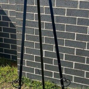 EASEL’S