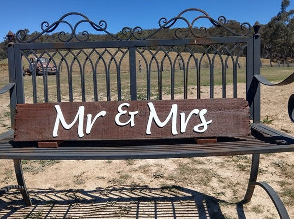 RUSTIC MR & MRS SIGN