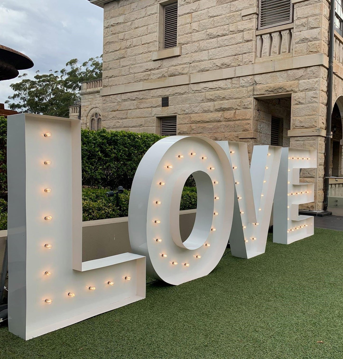 LOVE LIFE SIZE LETTER LIGHTS 1.5M