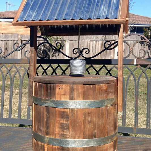 RUSTIC TIMBER & TIN ROUND WISHING WELL
