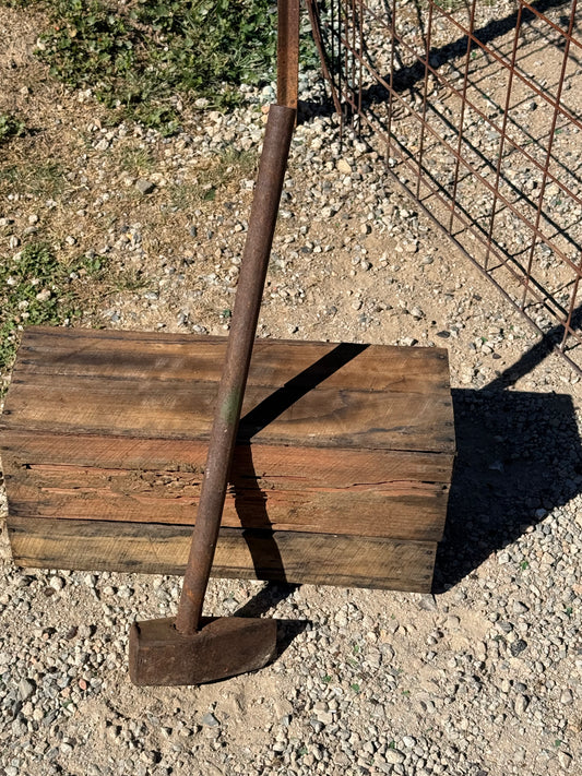 sledgehammer/ axe