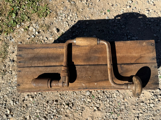 antique brace and bit hand drill,